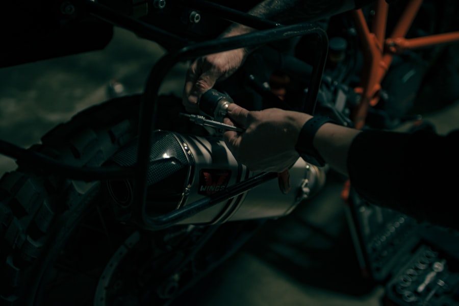 Profesjonalny mechanik w auto serwisie: kompleksowa obsługa samochodów 3 Photo auto service mechanic